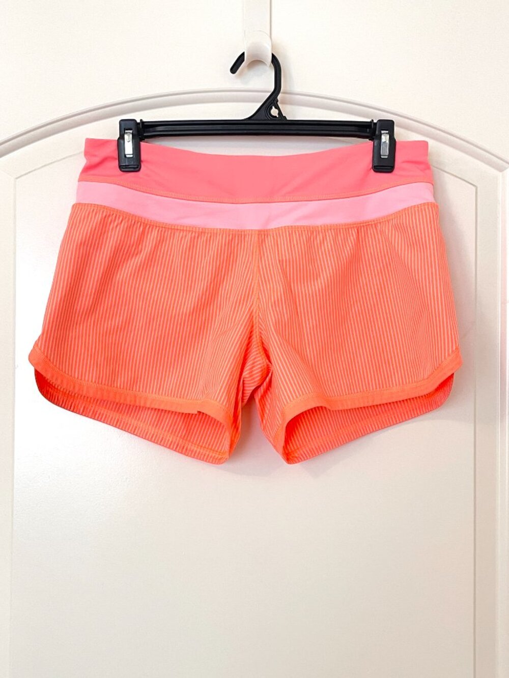 Lululemon Shorts Groovy Run Hot Neon Coral Orange Peach Stripe Size 6